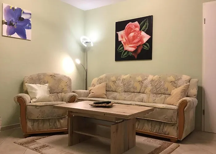 Doppelhaushaelfte, Plau Am 플라우암시